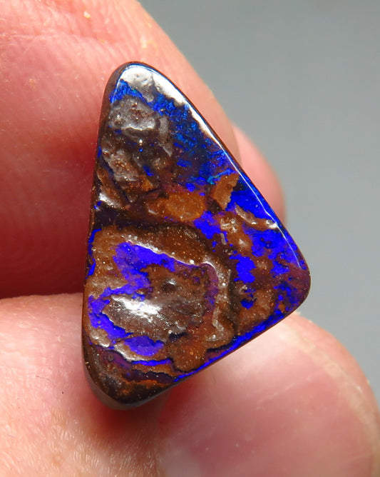 Australian Queensland Boulder opal Polished Gemstone 4.92cts From Winton some nice blue colours 16x10x4mm BFO44