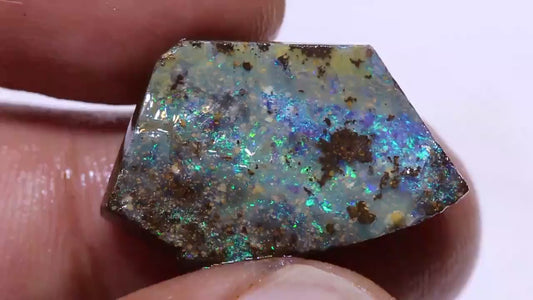 Australian Queensland Boulder opal 16.50cts rough / faced some Nice Green/Blue fires Lots Potential 24x15x5mm BFA17